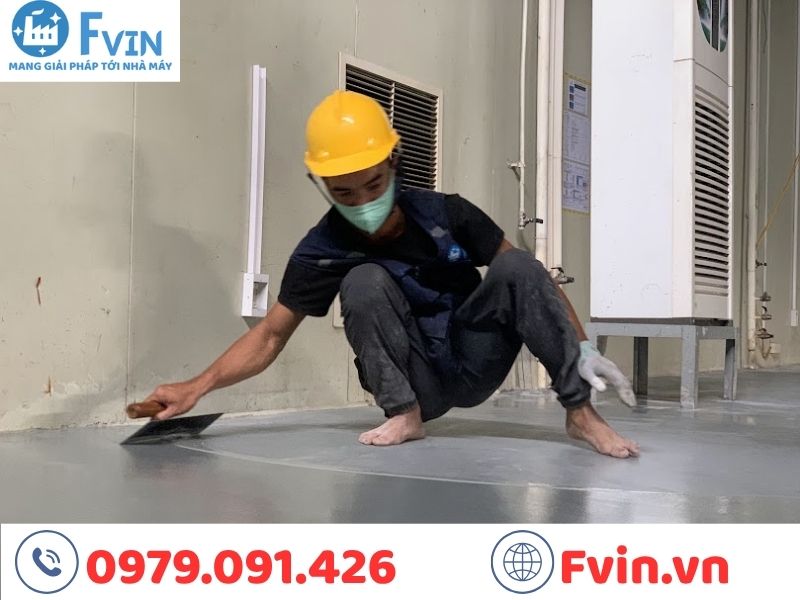 Nhân sự F VIN đang triển khai sơn epoxy ESD
