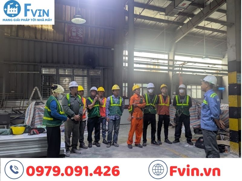 Toàn bộ nhân sự F VIN họp triển khai công việc đầu ca